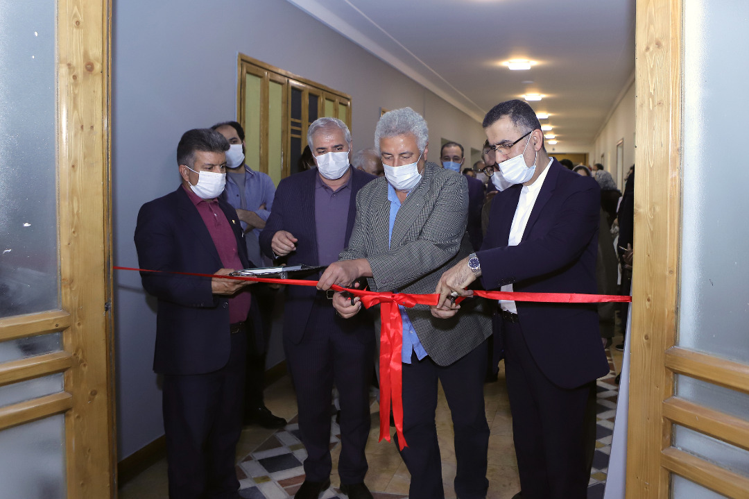 افتتاح بخش فیزیکی نمایشگاه اورمان دامان آسمان در خانه هنرمندان